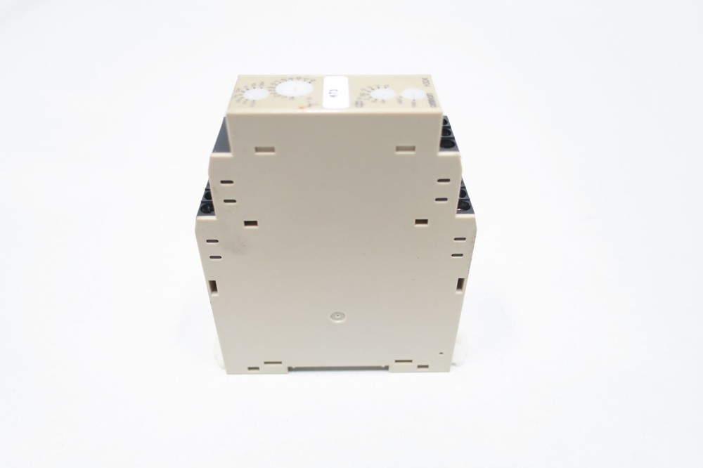Omron H3DK-M2 Timer 0.1s-1200h 24-240v-ac/dc