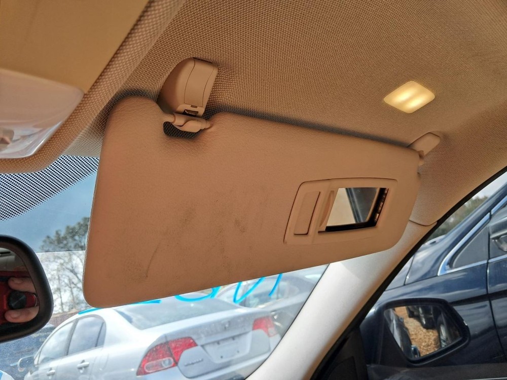 320I 2014 Glove Box 4816732