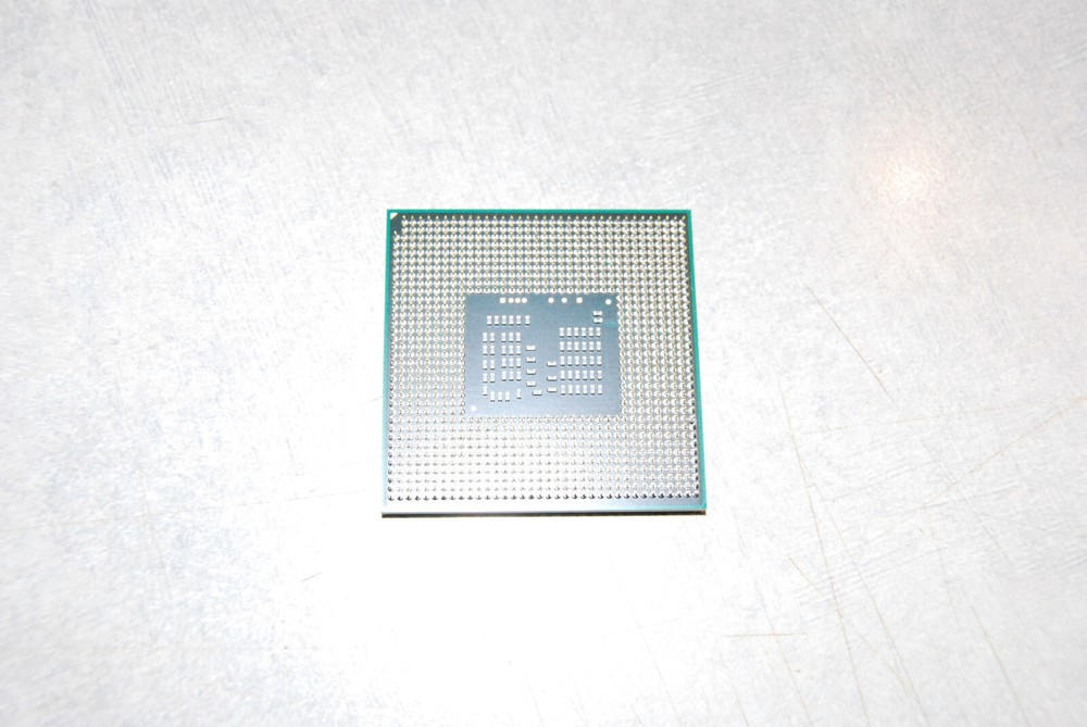 Intel i3-330M SLBMD 2.13Ghz 3m mobile Processor
