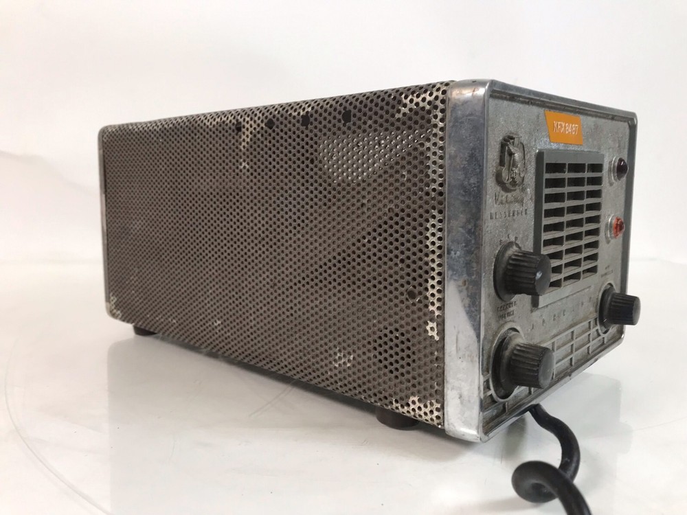JOHNSON VIKING MESSENGER RADIO TRANSMITTER