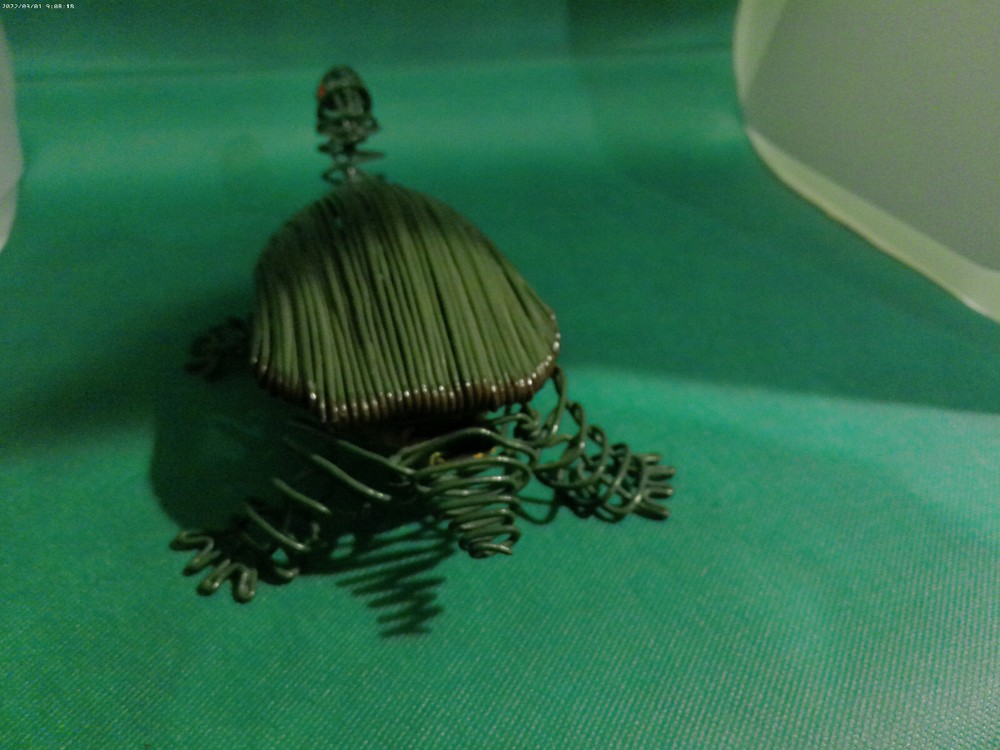 Turtle metal wire trinket keepsake box art design shell opens up for storage