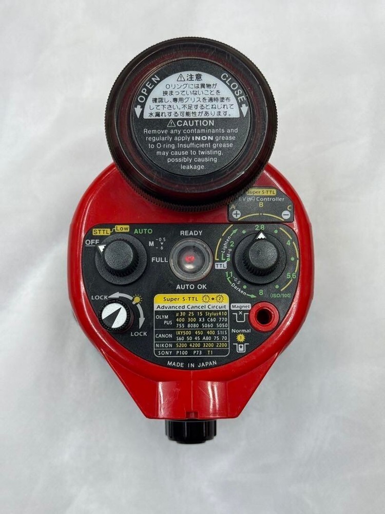 INON D-2000 Underwater Strobe Light for Diving & Photography