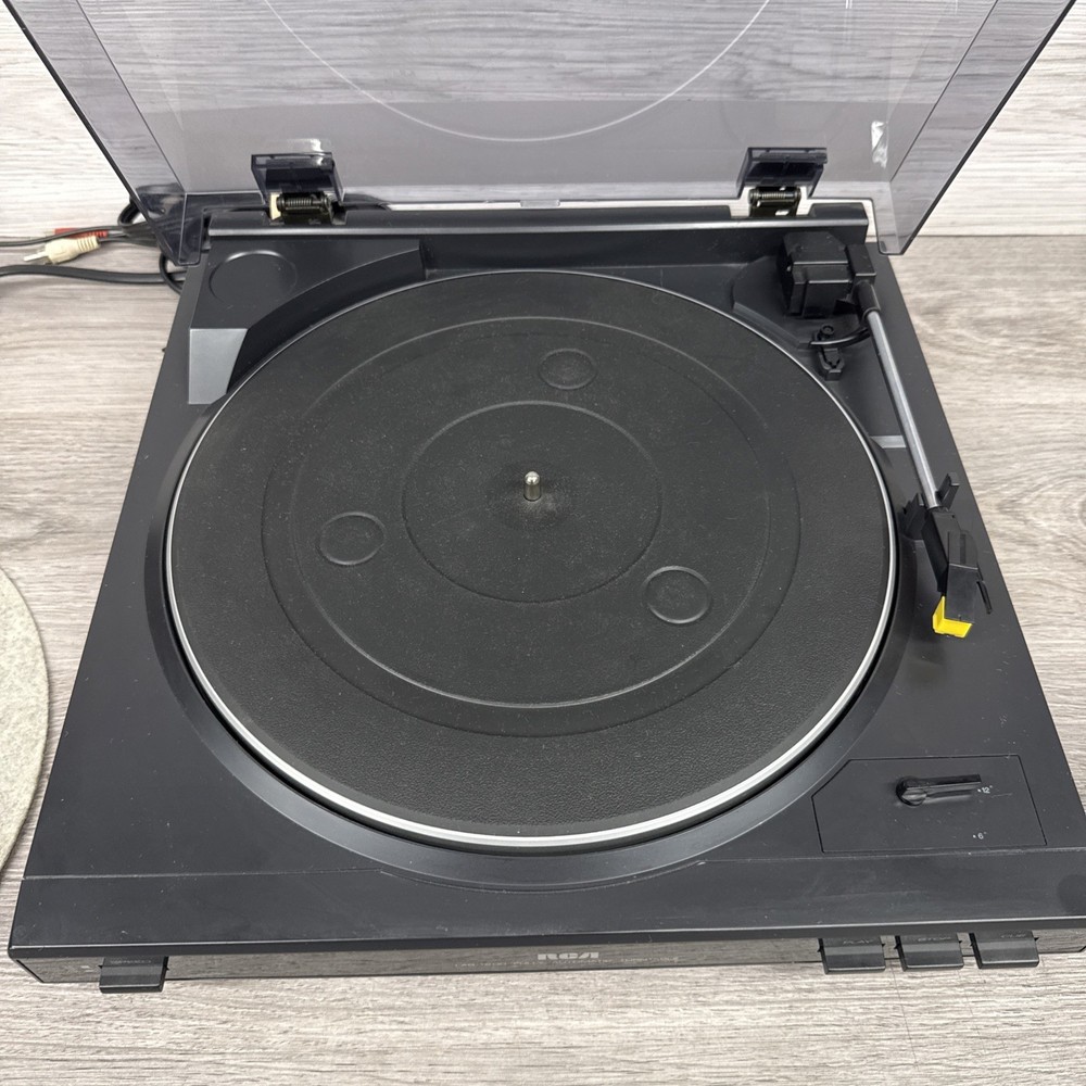 RCA LAB-1200 Fully Automatic Belt-Drive Turntable Record Player With Stylus-WORK