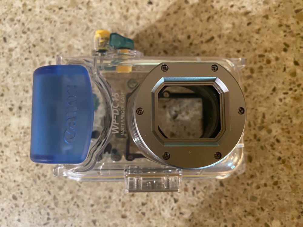 Canon WP-DC15 Digital Camera Waterproof Under Water Camera Case (40m-130Ft) RARE