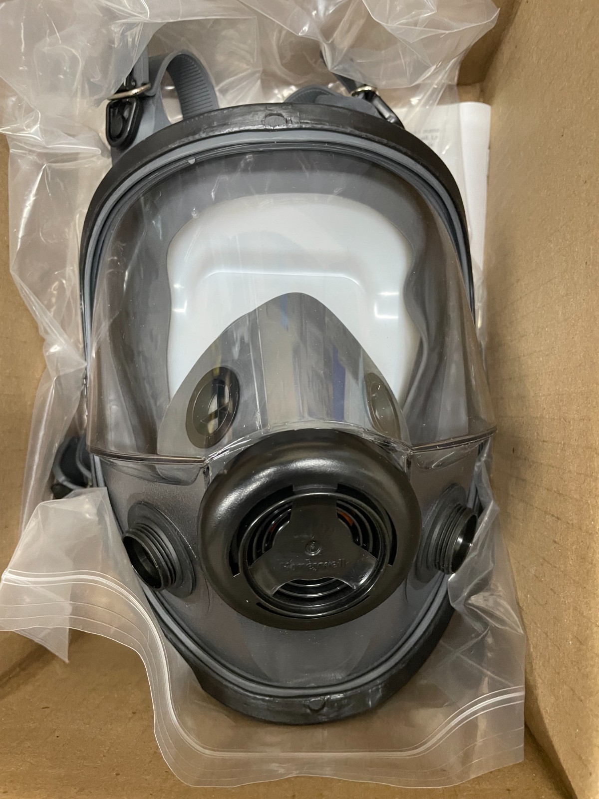 Honeywell 54001 North Air-Purifying Respiratory Full Face Protection Mask M/L