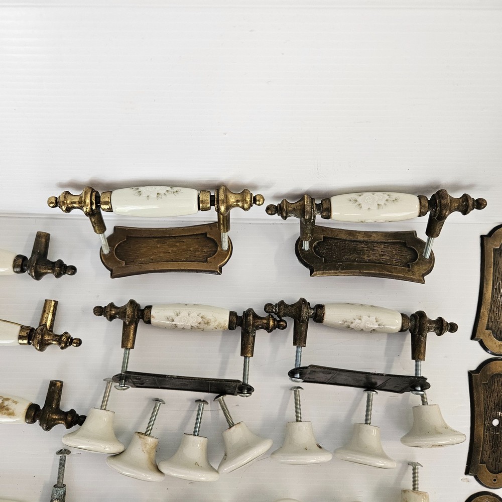 Large Lot Of Assorted Drawer Knobs And Pulls ( mixed lot)