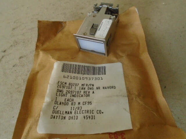 1 EA NOS NAVAL DUELLMAN PANEL LIGHT INDICATOR  P/N: 2697107PC1