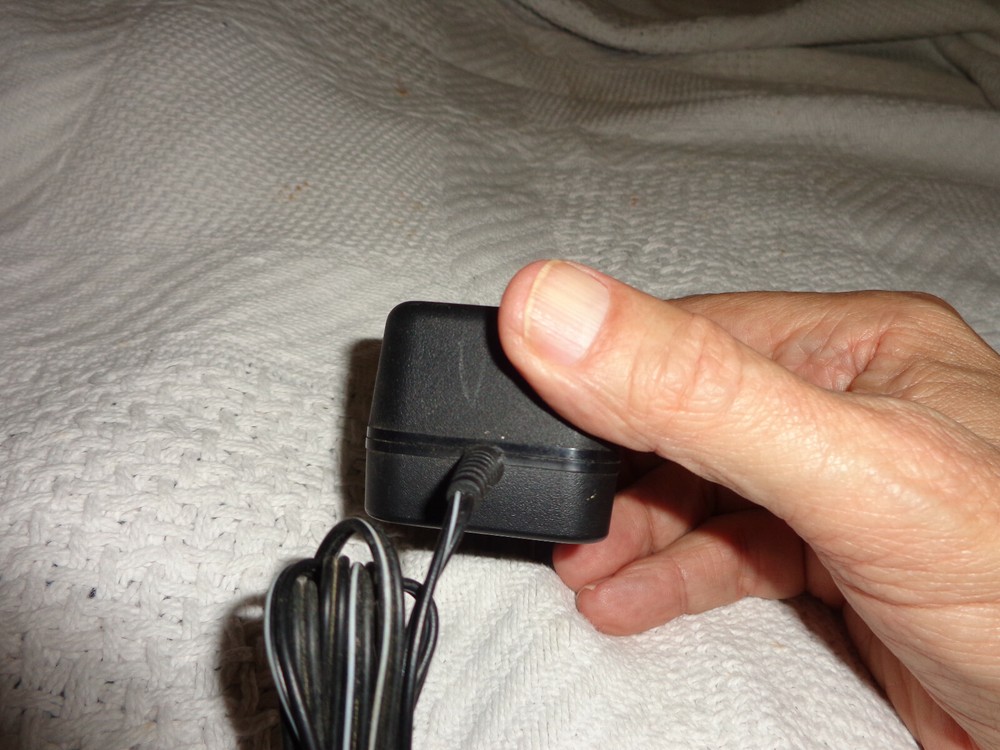 phonemate ac adapter model m/n25 output ac13v 800ma untested