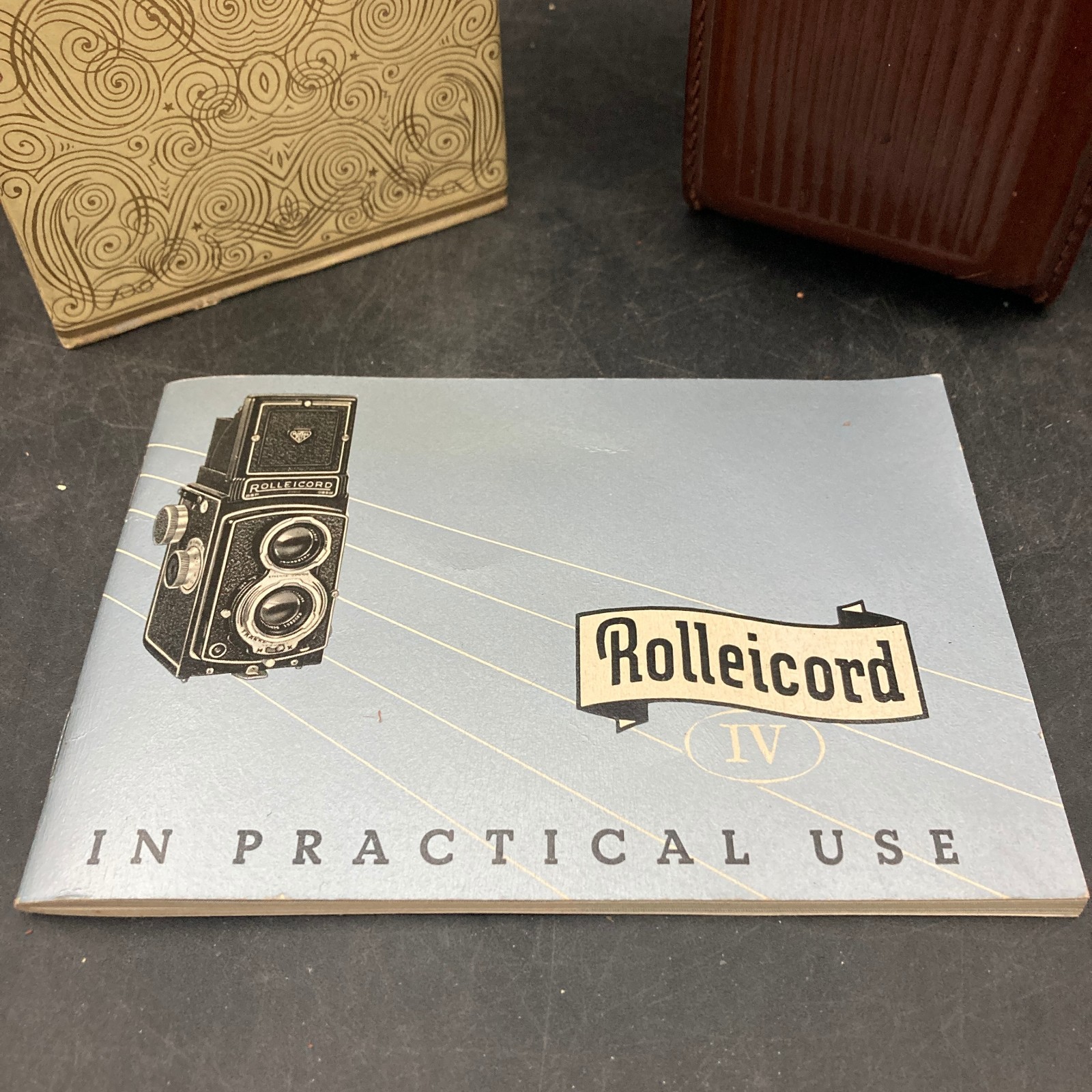 Vintage Rolleicord IV Reflex/Box Camera in Leather Case w/Original Box/Manual