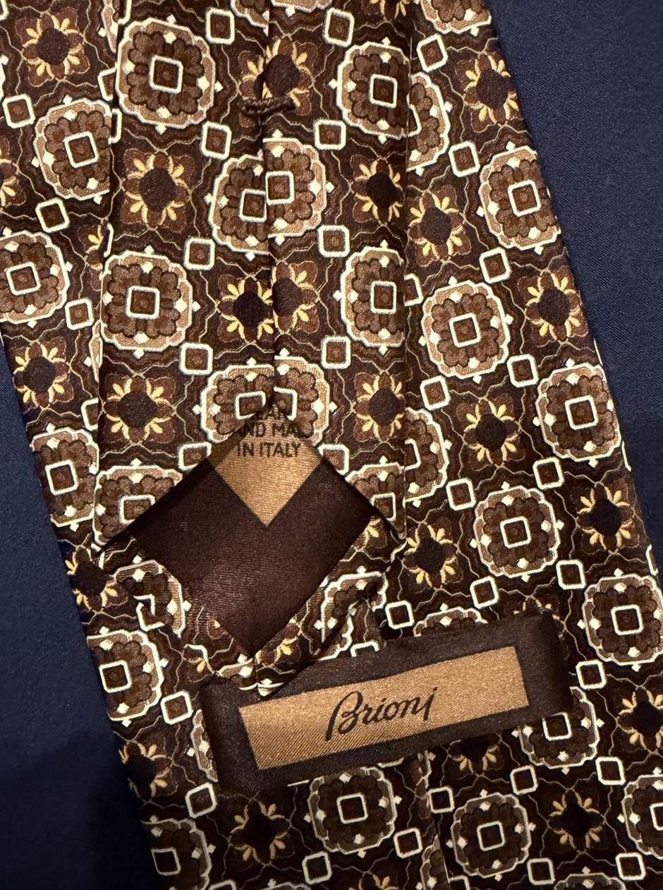 Brioni Men's Silk Tie Brown Gold Geometric Pattern Handmade Italy