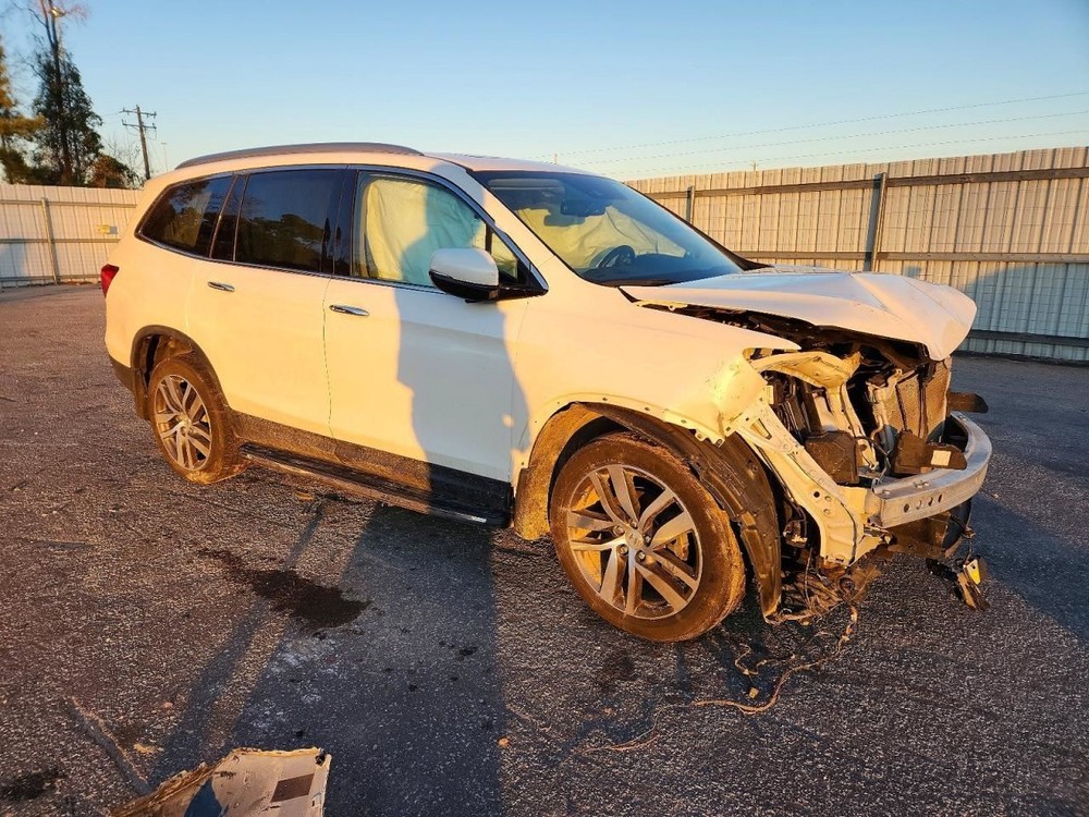 PILOT 2017 Glove Box 5021571