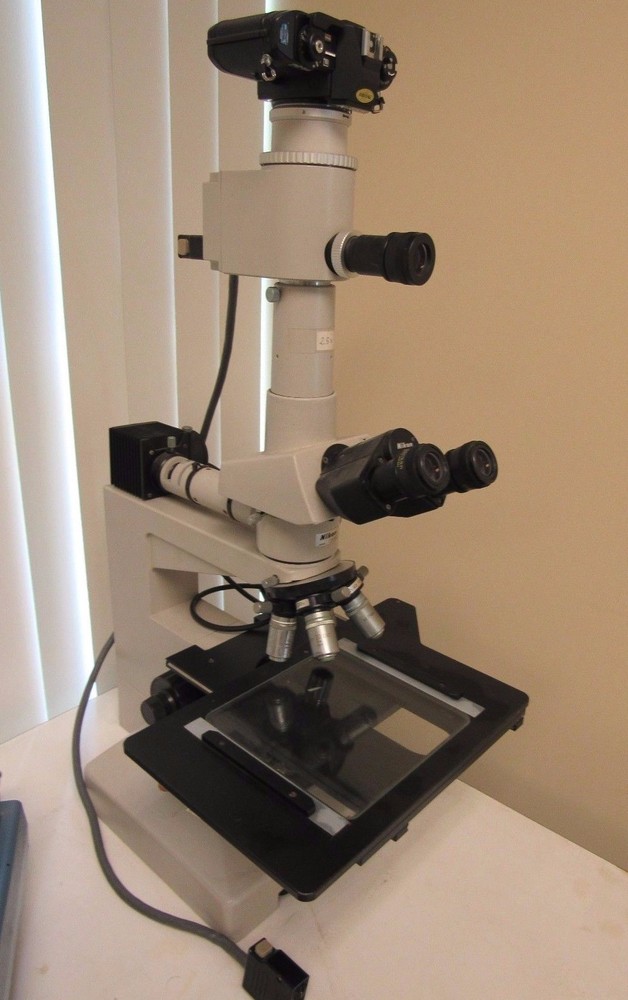 NIKON MICROSCOPE & NIKON CAMERA - 58085 -DOES NOT TURN ON, UNTESTED