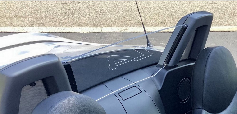 Z4 bmw 02-08 E85 Wind Deflector defender e85 ,logo