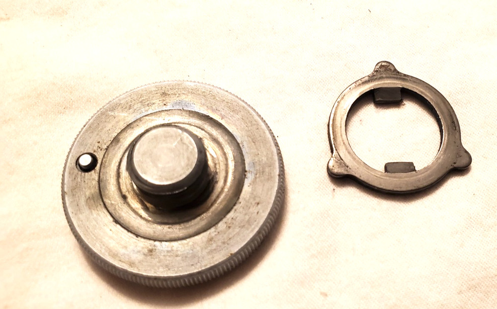 Singer 221 featherweight sewing Machine working tested stop motion knob