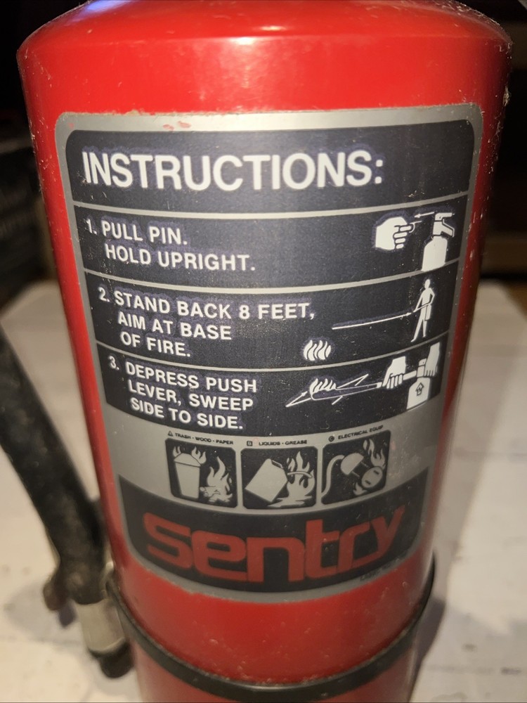 SENTRY MODEL SY-0517 FIRE EXTINGUISHER NEW