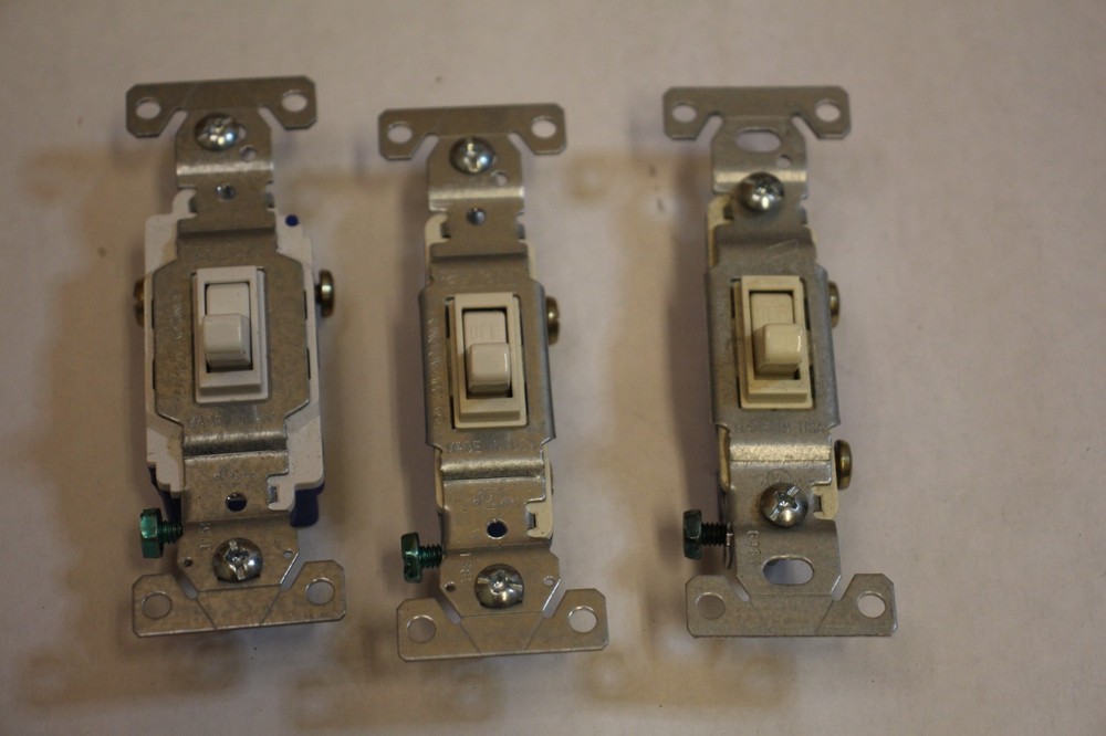 3 pcs single-pole toggle light switches 2 White 1 beige