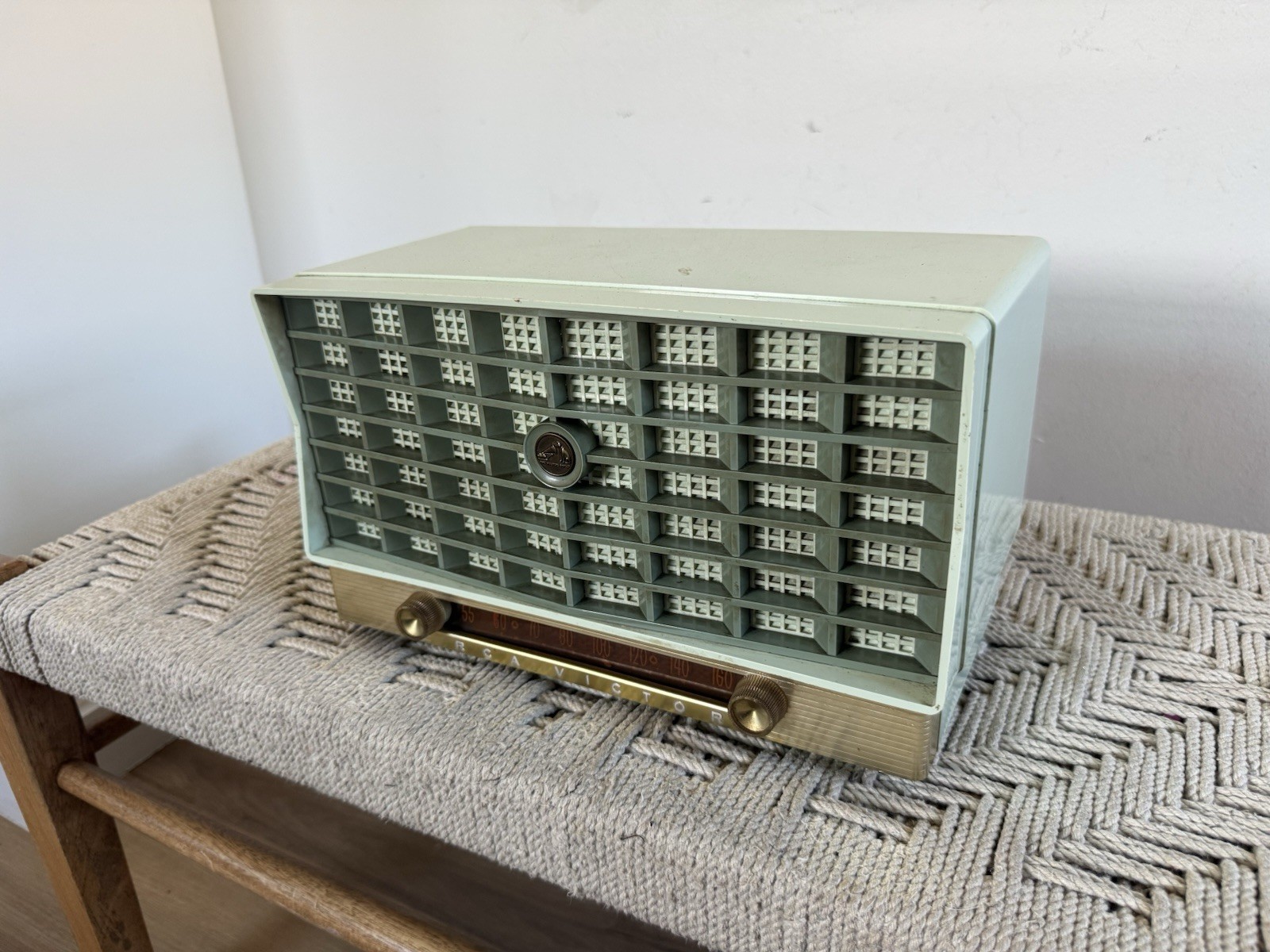 🍊Vintage 1956 RCA Victor Tube AM Radio Receiver | Model 6-XD-5 “The Glendon”