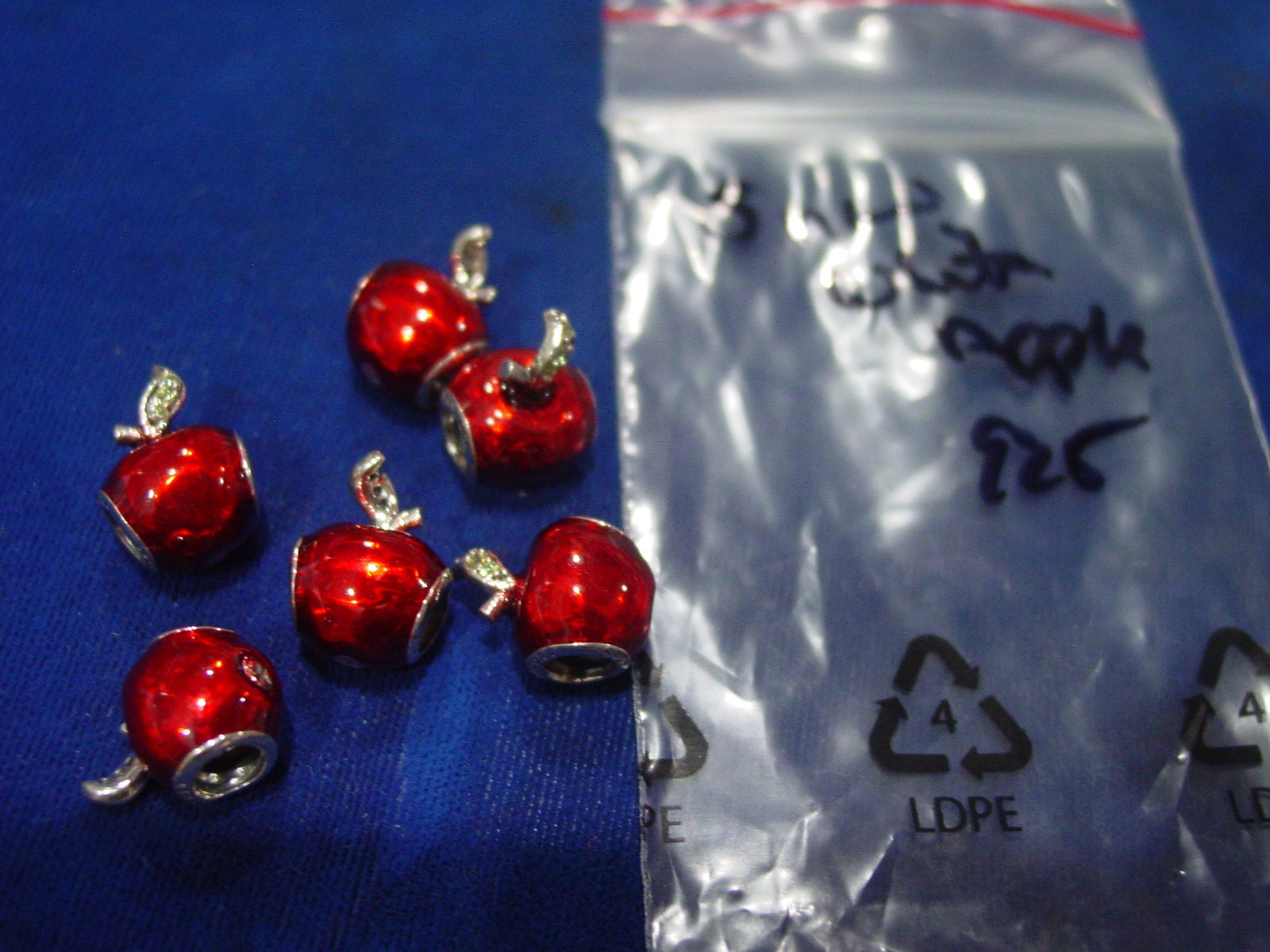 Pandora 925 Sterling Silver Apple Snow White Charm ALS