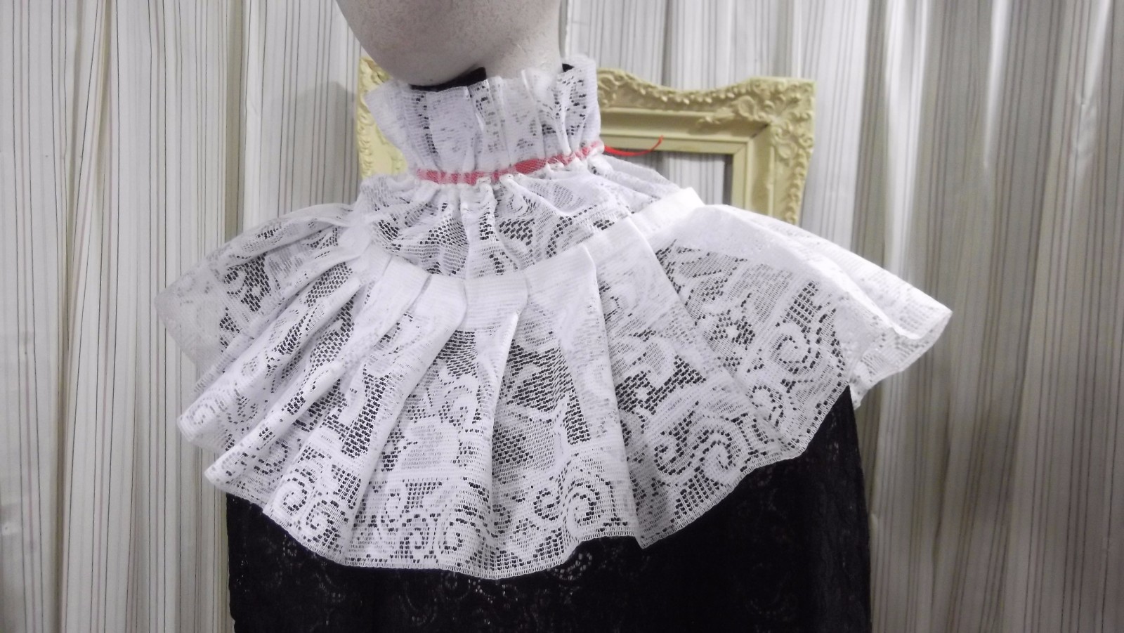 White lace Jabot COLLAR pirate Gothic Lolita Victorian Steampunk red tie 4923