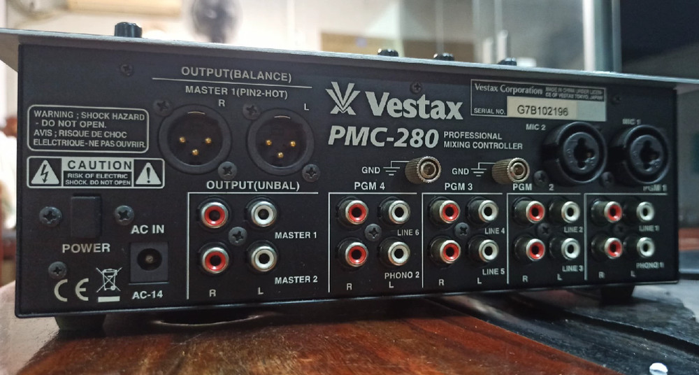 1pcs Vestax PMC-280 Mixing Console