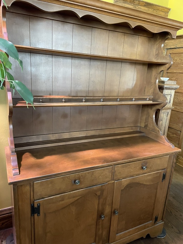 ethan allen maple hutch