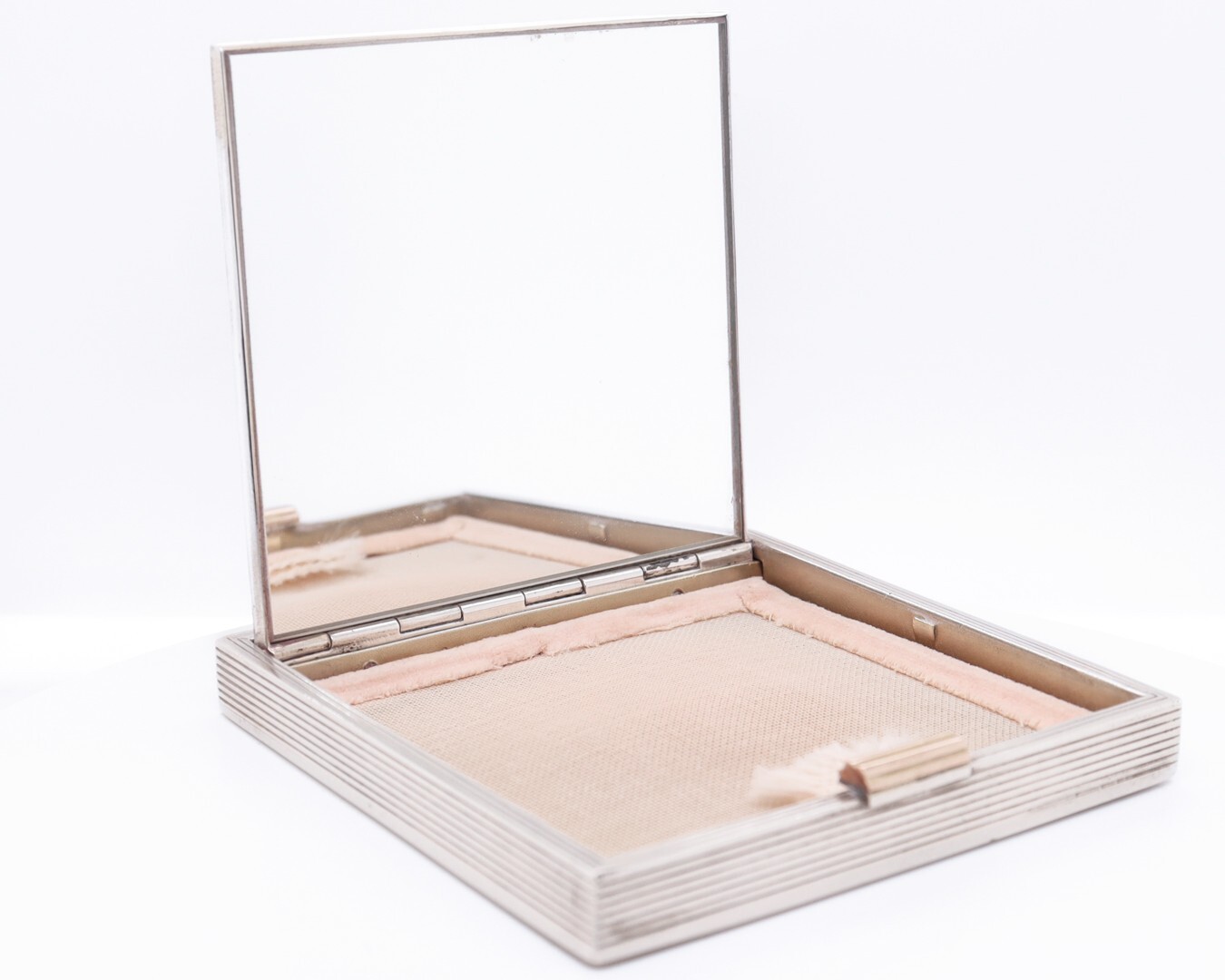 Machine Age David Sutton & Sons English Sterling Silver Engine Turned Compact