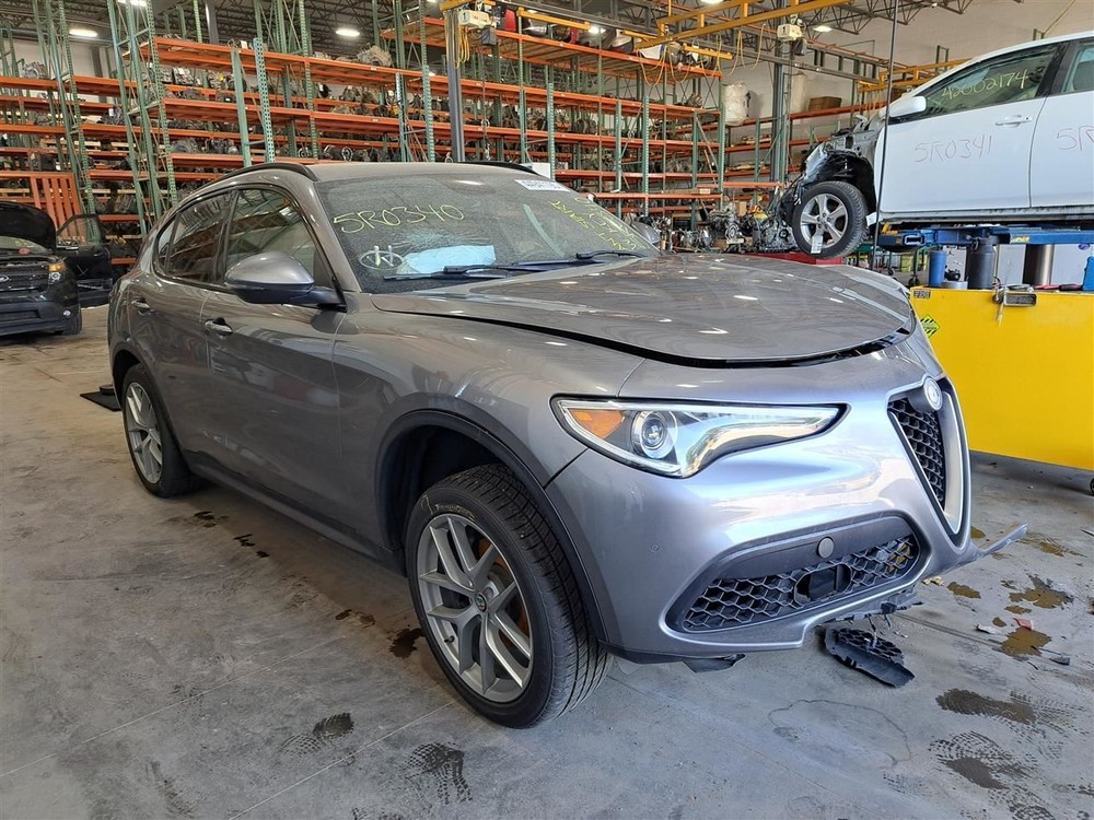 2018 Stelvio Display Screen Sku#4133343