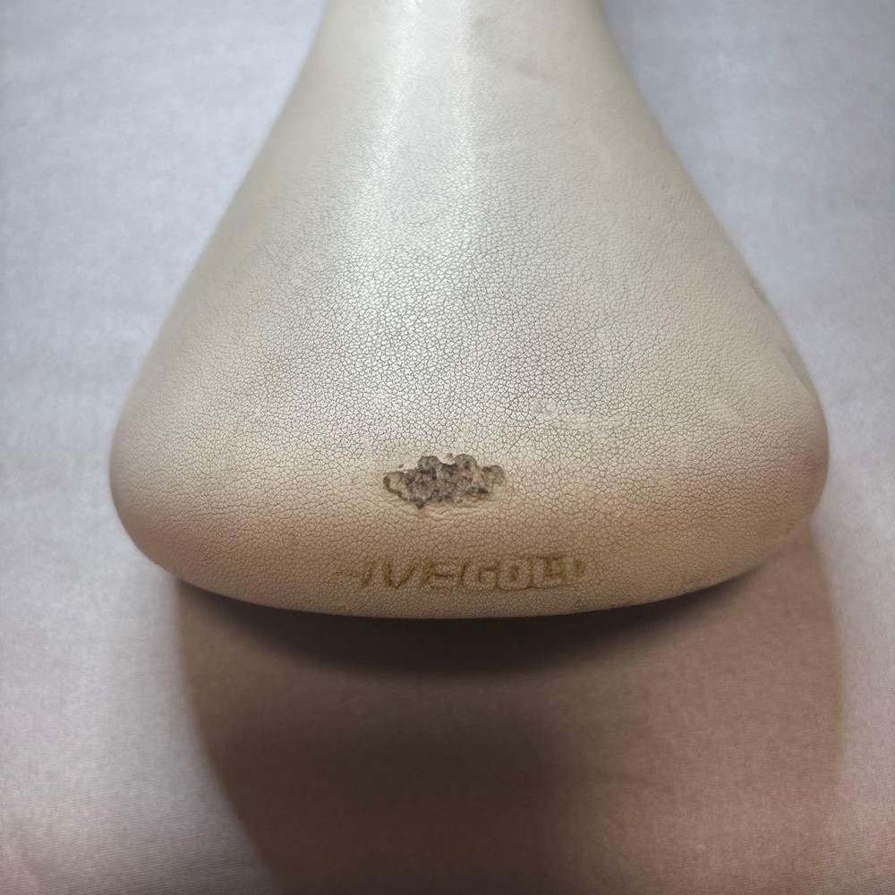 NJS FIVE GOLD KASHIMA White Saddle #26041902