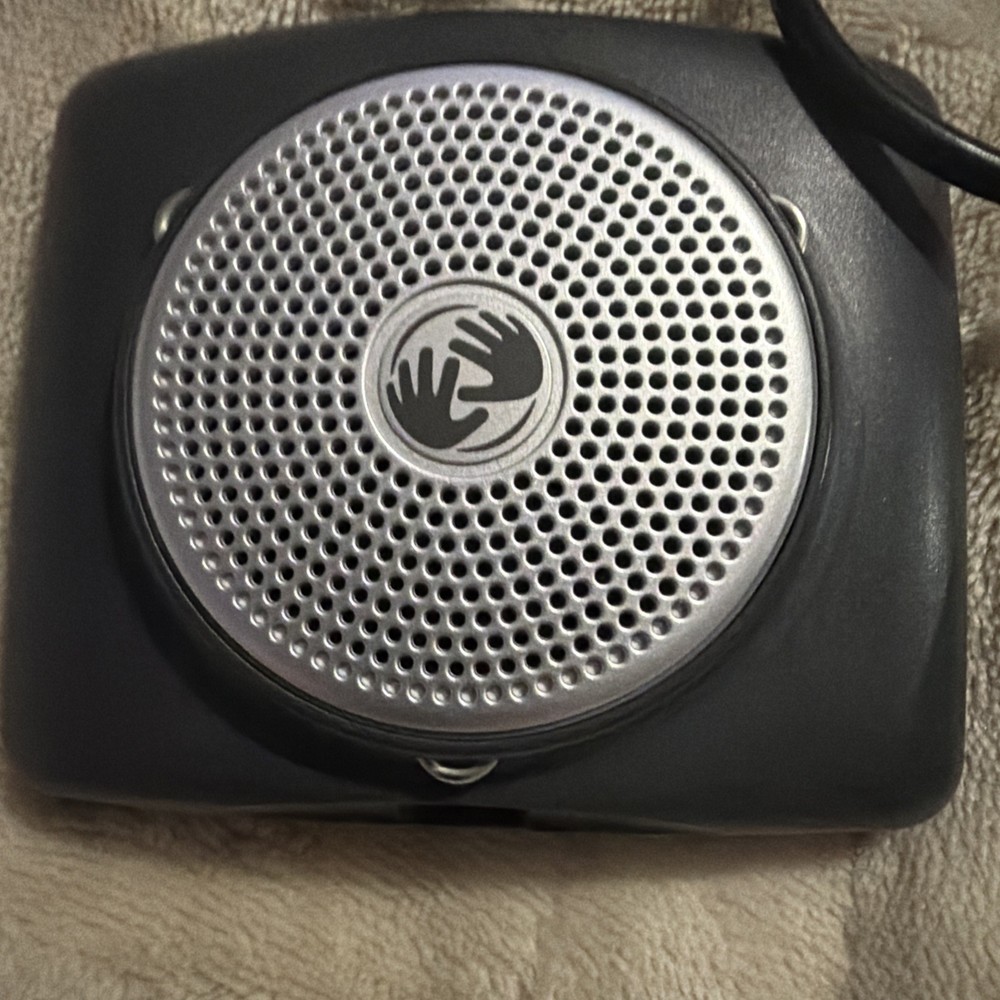 TomTom ONE N14644 GPS - Two Units One Charger Both Work