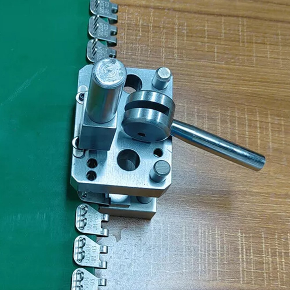 Conveyor belt splicing assembly machine For Flexco Alligator Conveyor belt Tool