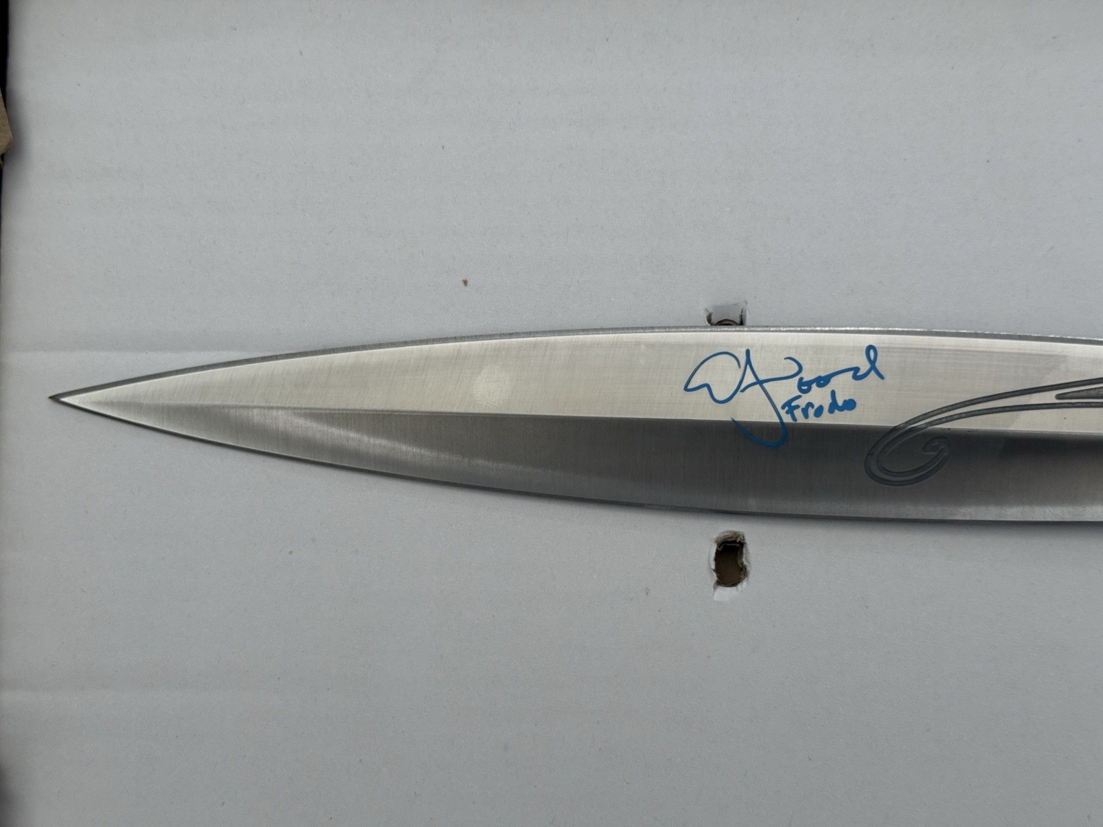 United Cutlery Lord Of The Rings Sting Sword Signed By Elijah Wood PROOF