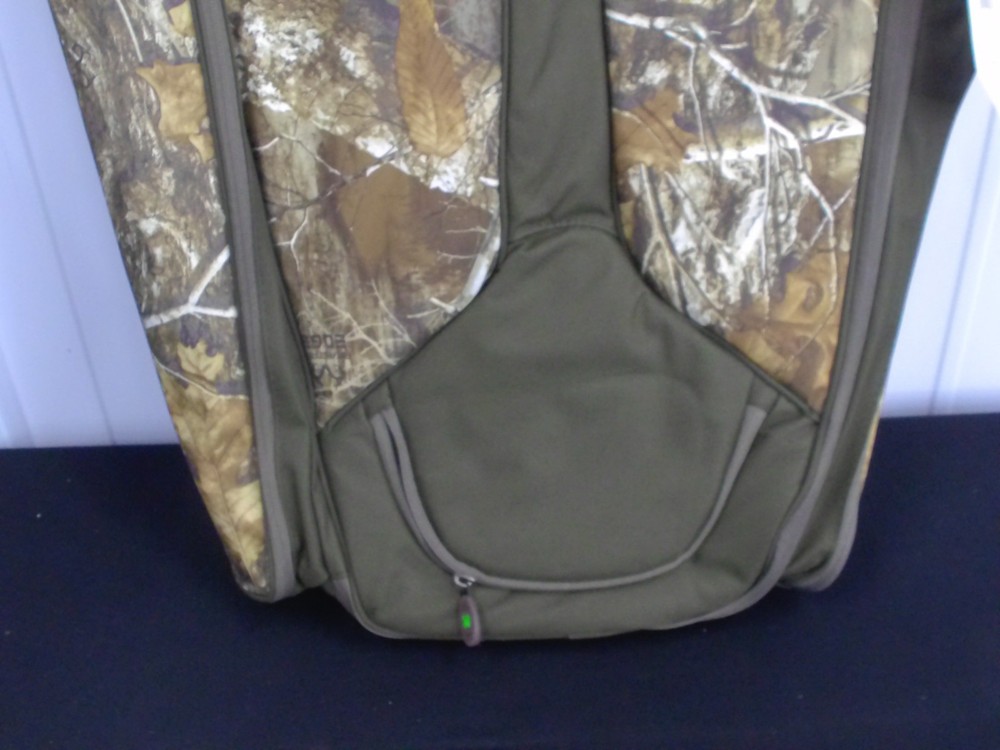 TARANTULA DELUXE COMPACT COMPOUND BOW CASE W/POCKETS NWT 32L X 18W