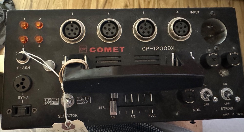 Comet cp-1200dx photography flash