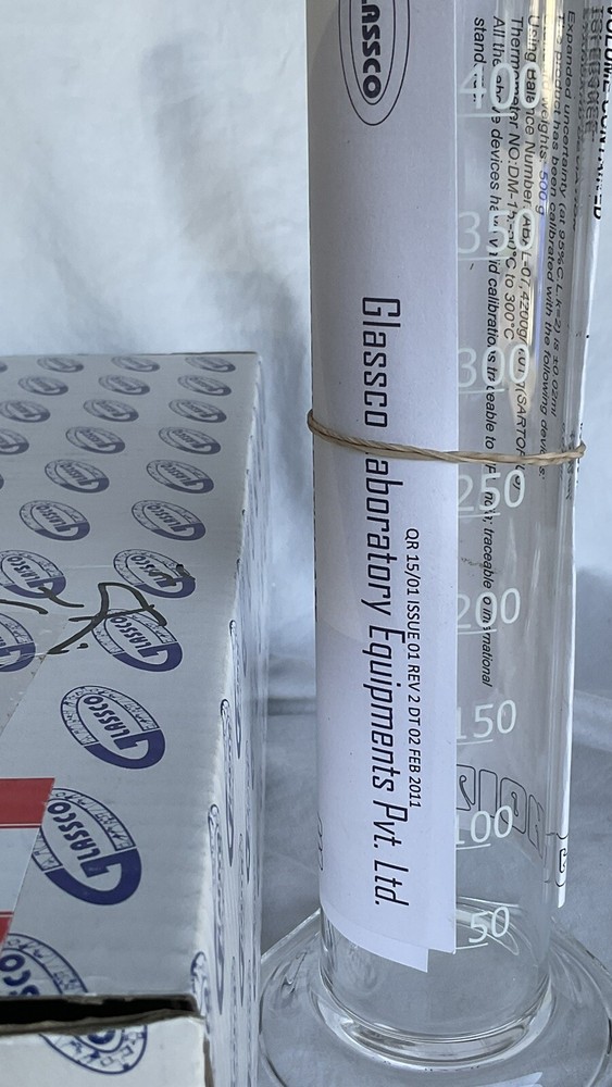 Glassco 500ml Graduated Cylinder Class A Hex Base Double Metric Work Certificate