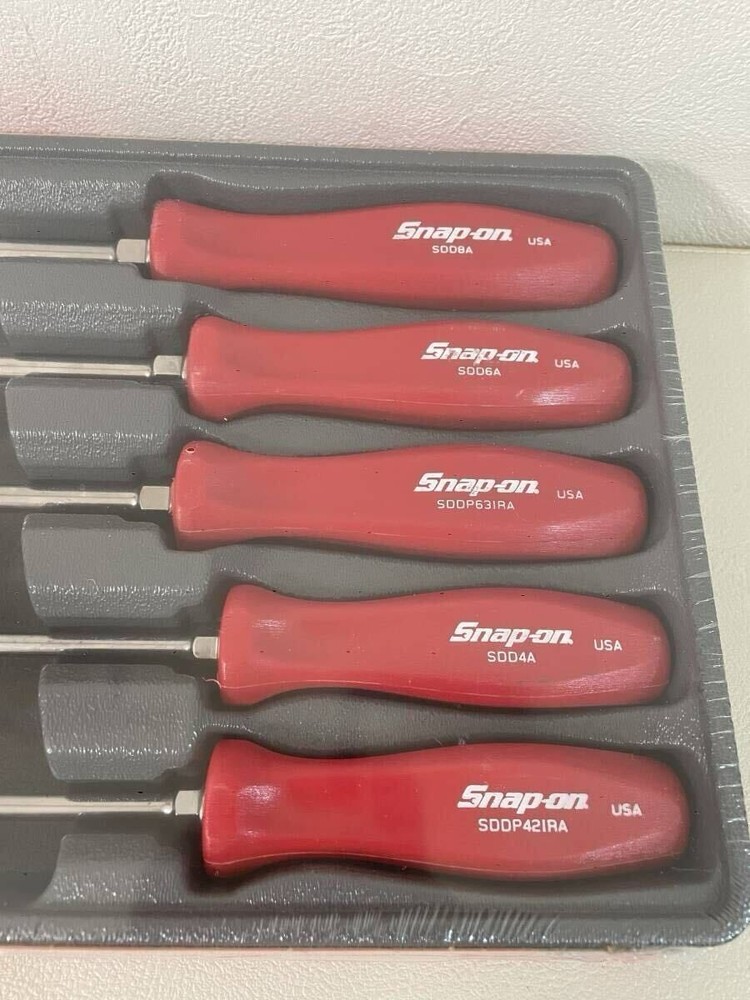 Snap On Screwdriver Set, Combination 7 Pcs. RED HARD HANDLES SDDX70AR