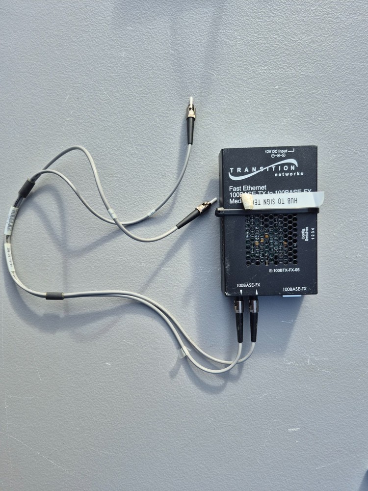Fast Ethernet 100Base-TX to 100Base-FX Media Converter E-100BTX-FX-05