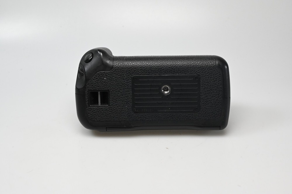 Canon BG-E2 Battery Grip for 20D, 30D #G023
