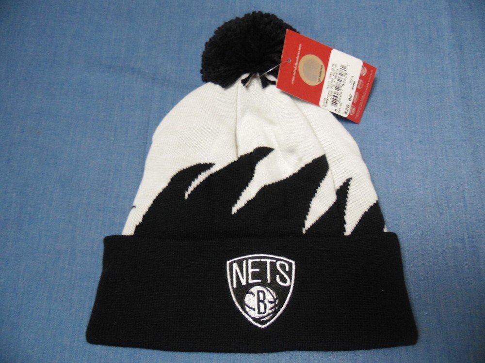 Mitchell & Ness NBA Brooklyn Nets Cuffed Pom Knit Beanie Hat Winter Sharktooth