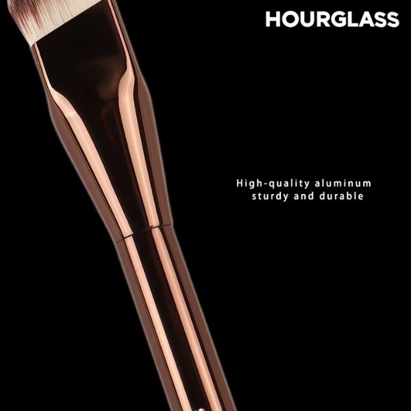 Hourglass 022 Angled Liquid Foundation Brush – Cream Base Makeup Blending Tool