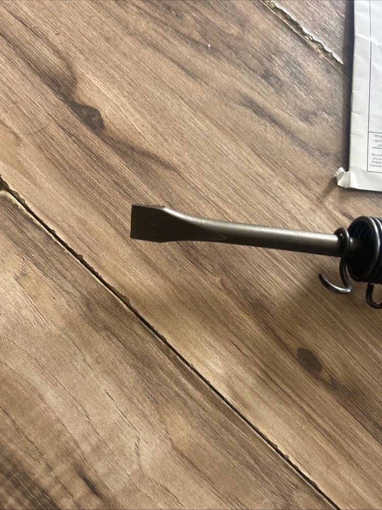 Central Pneumatic Medium Barrel Air Hammer With Chisel