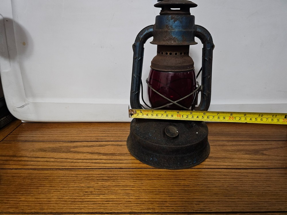 VINTAGE DIETZ #100 LANTERN RED GLOBE COMPLETE