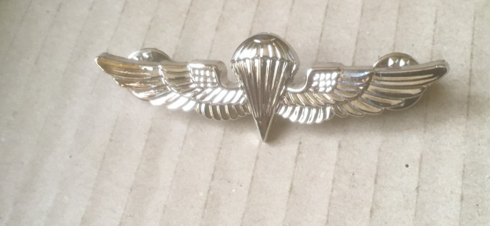 Soviet  Russian wings pin badge