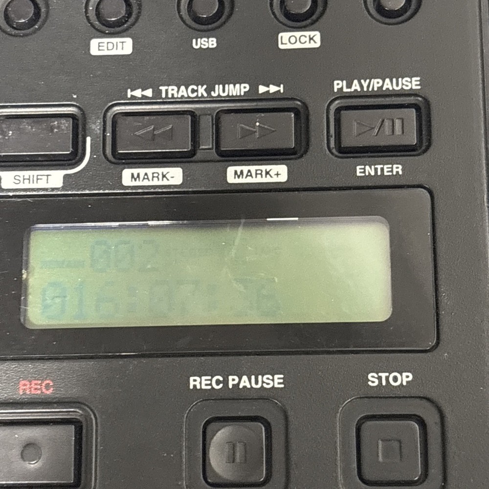 Marantz Professional PMD660 Solid-State Digital Audio Recorder With Powercord