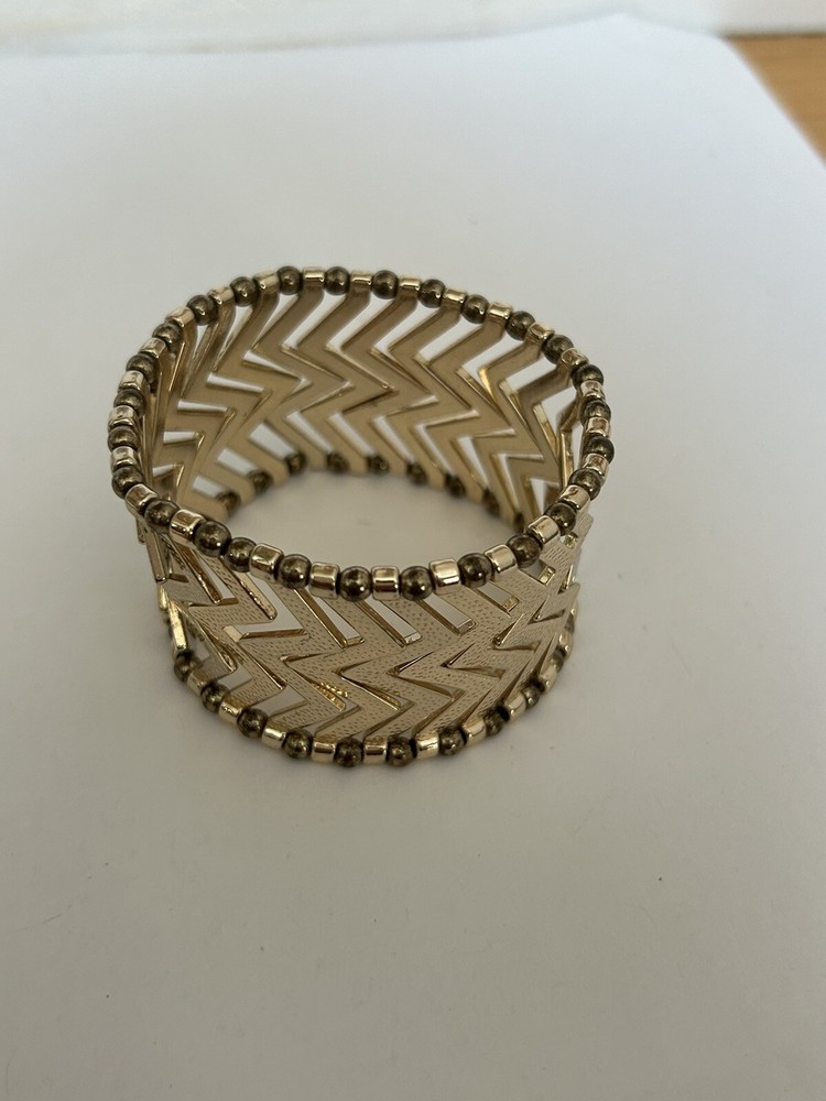Goldtone ZigZag Stretch Bracelet Great Condition