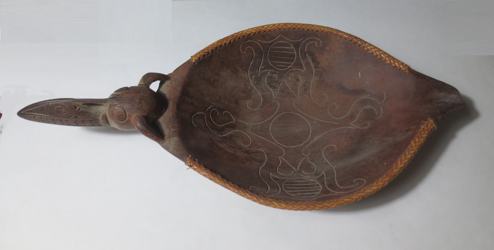 RARE! ANTIQUE! c1900 BORNEO "ASO DRAGON" CARVED WOOD BOWL w WEAVED RATTAN RIM