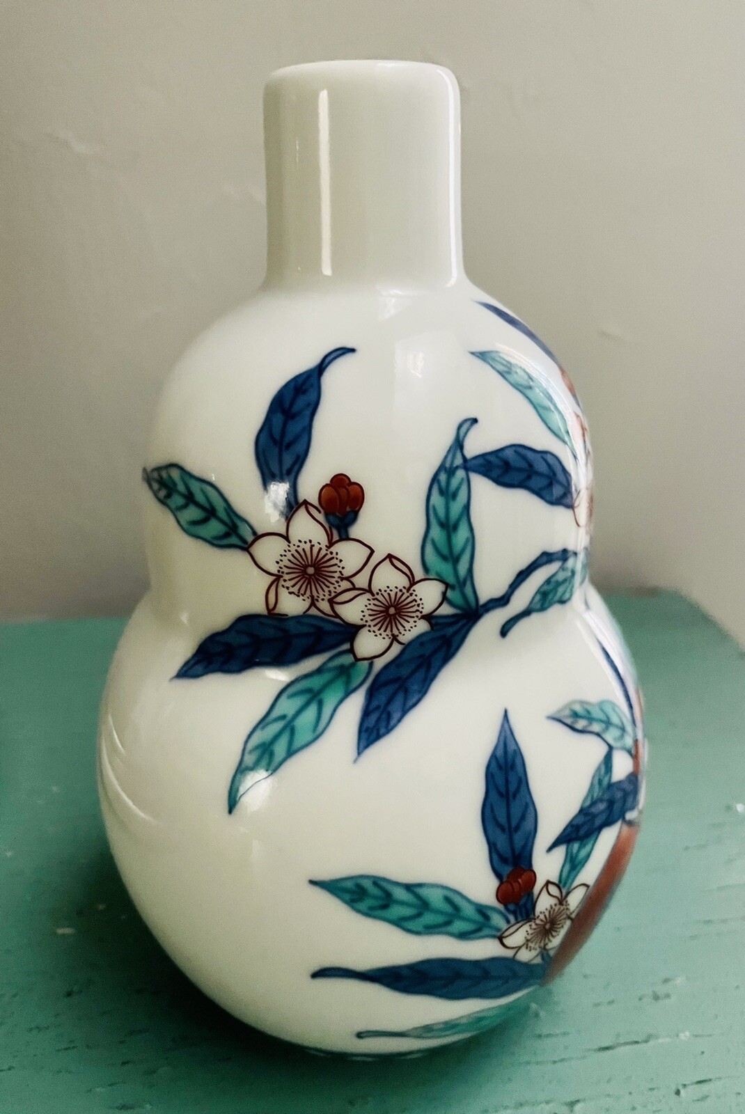 Imaizumi Imaemon Nishiki peach gourd Vase made in Japan Living National Treasure