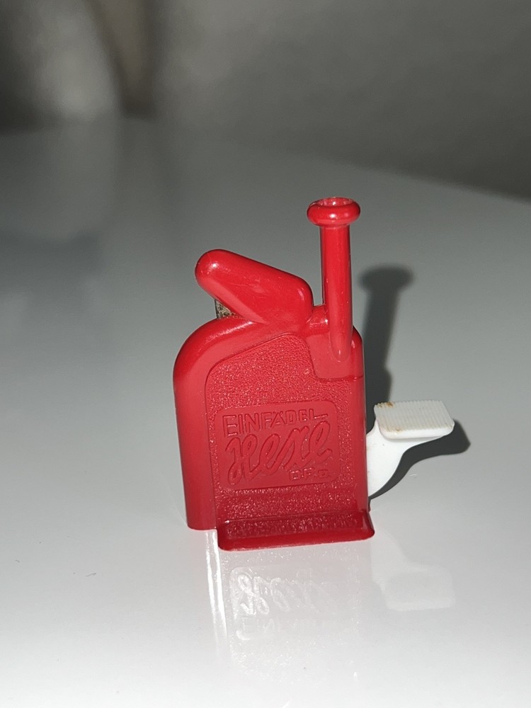 Vintage 1960s Western Germany Automatic Einfadel Witch Brand Needle Threader