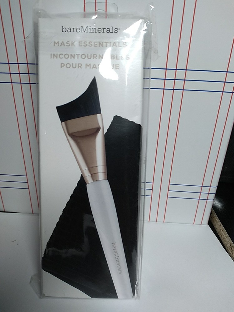 BareMinerals Mask Essentials Application Brush and Cloth Bare Minerals