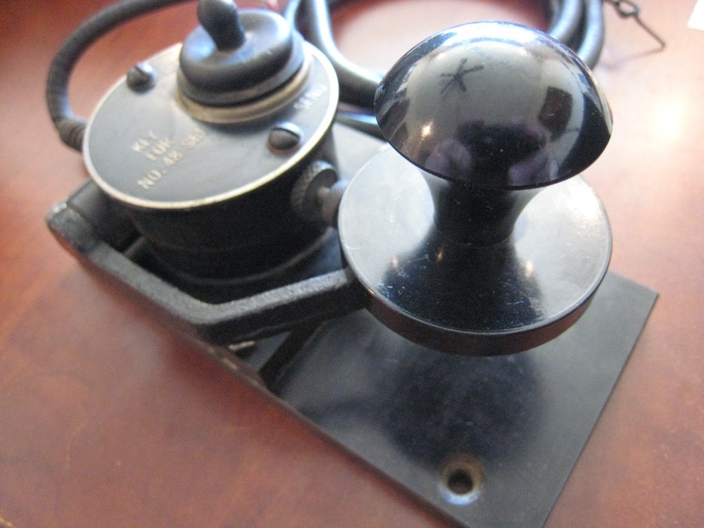 WW2 British No 48 Manpack Radio Transceiver Morse Code Telegraph Key, Flameproof