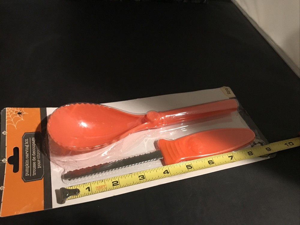 PUMPKIN Carving 2 PC Set with Scooping Spoon and Knife Carving Tool